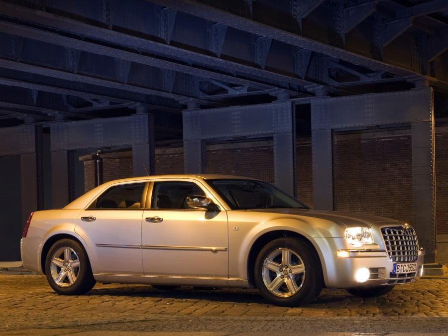  Chrysler 300C 2007 года  (EU) (фото 10 из 21)